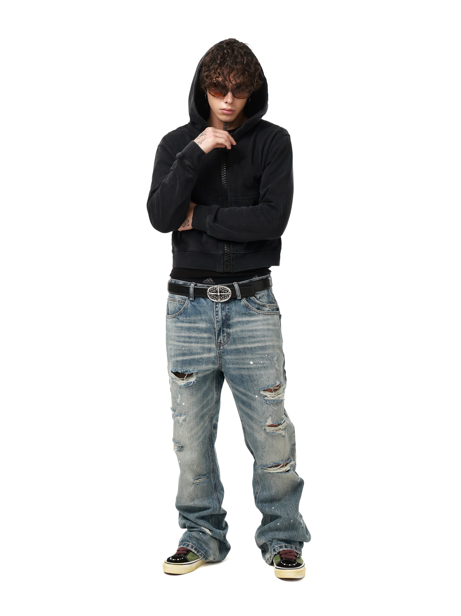 Embroidered Distressed Washed Jeans