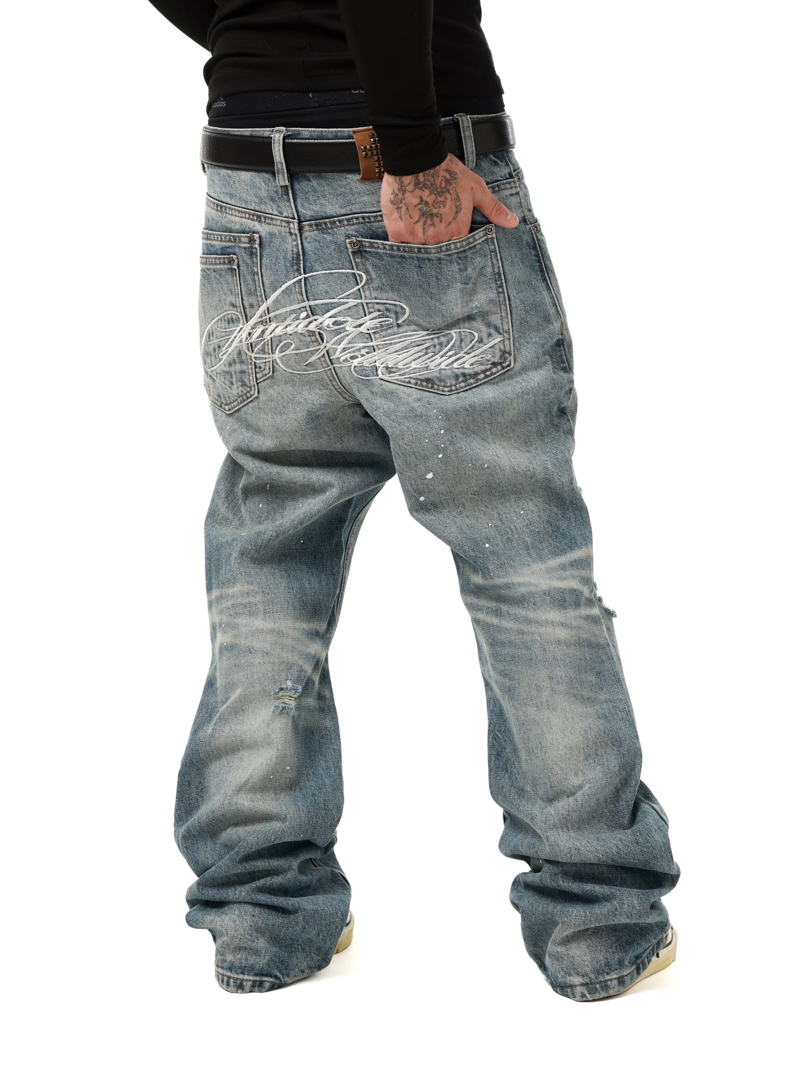Embroidered Distressed Washed Jeans