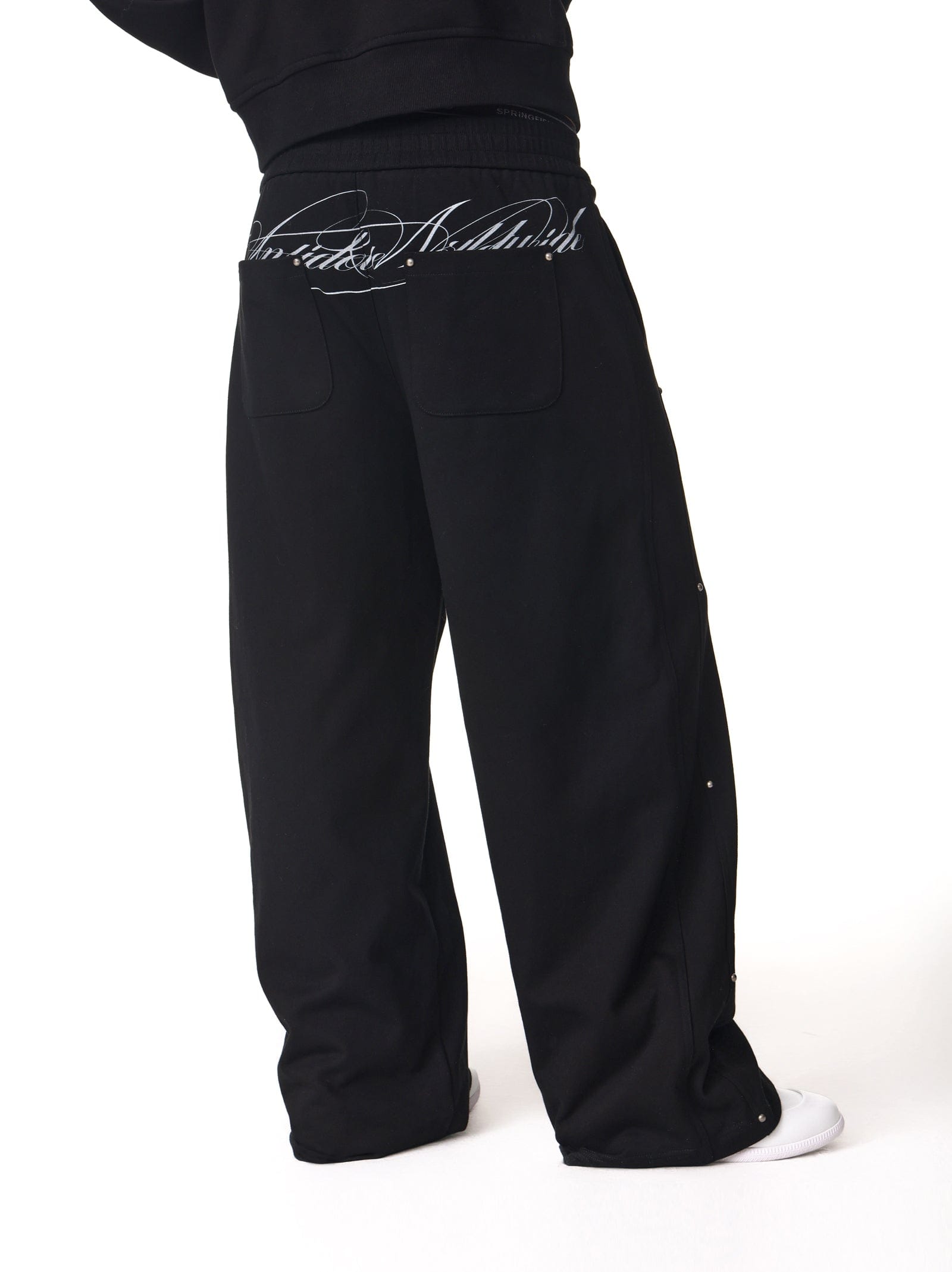 Studded Script Letter Print Sweatpants